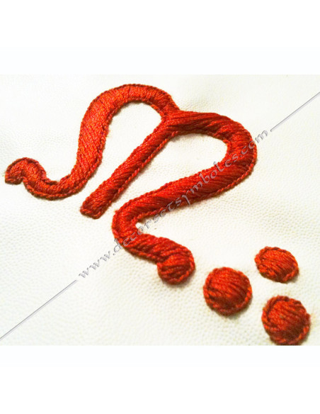 TRA042R-maconniques-venerables-tabliers-maitres-labyrinthe-ouroboros-reaa-decors-bjoux-fm-or-outils